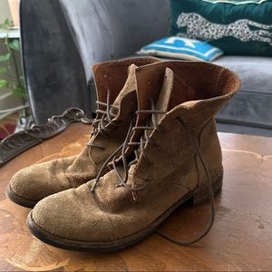 Fiorentini and Baker suede boots